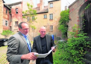 Henry Schütze (l.) und Holger Köhncke sind offen für Ideen bei der "Freiheit". (FOTO: ENGELBERT PÜLICHER)