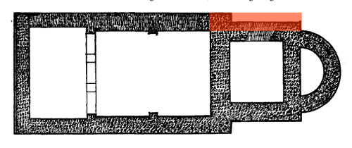 Rot: Korrektur der Wendler-Pläne. Eine Abweichung von der Symmetrie kann als wichtiger Hinweis auf ein ehemals angrenzendes Gebäude aufgefasst werden.